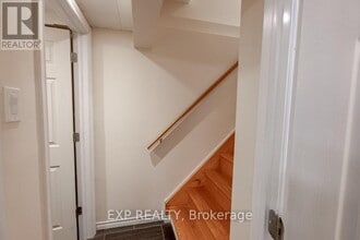 196 Old Colony Rd in Ottawa, ON - Building Photo - Building Photo