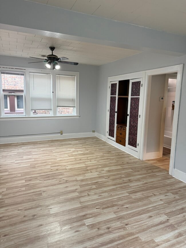 7425 W Greenfield Ave, Unit #1 in West Allis, WI - Building Photo - Building Photo