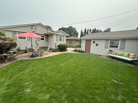 2828 S 11th Pl in Sheboygan, WI - Building Photo