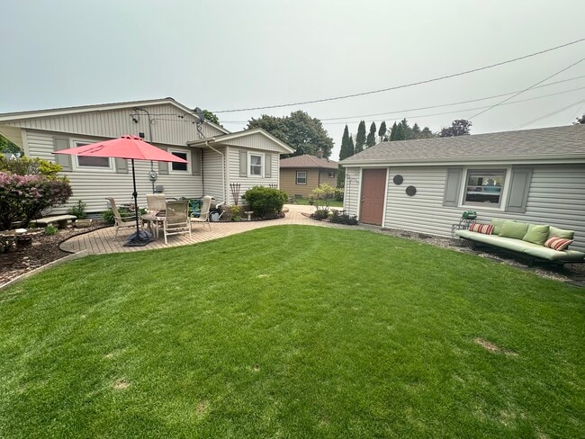 property at 2828 S 11th Pl