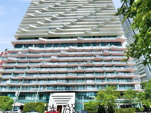 1300 S Miami Ave, Unit 2904 in Miami, FL - Foto de edificio - Building Photo