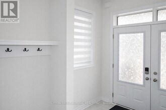 65 Barkerville Dr in Whitby, ON - Building Photo - Building Photo