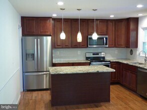 7815 Fulbright Ct in Bethesda, MD - Foto de edificio - Building Photo