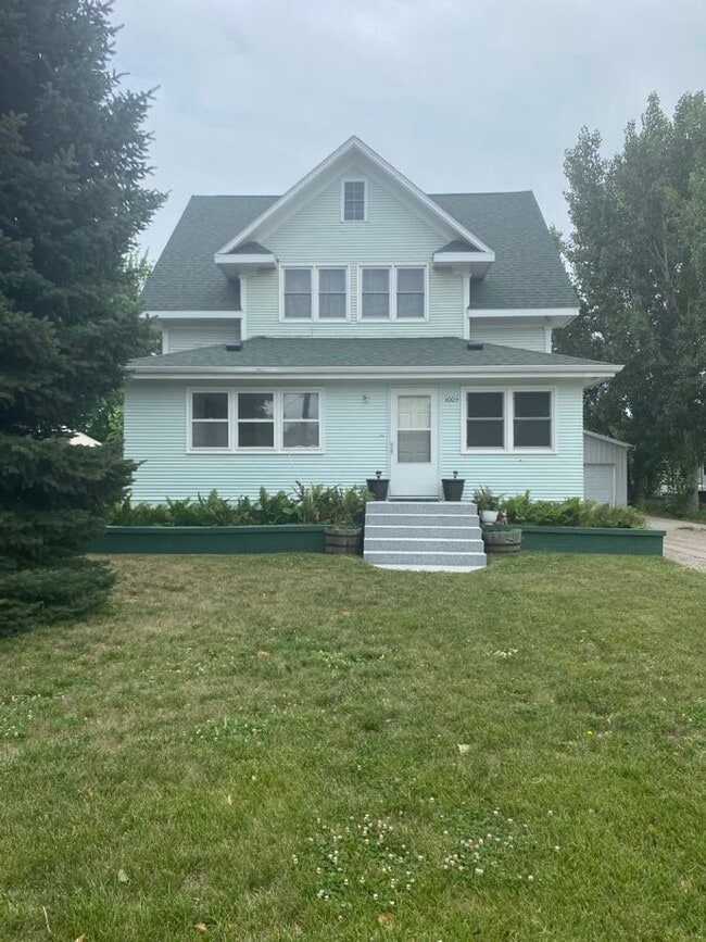 property at 1003 Douglas St