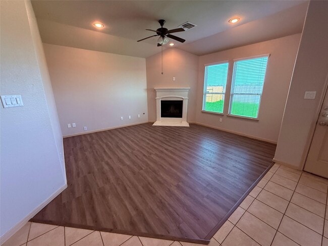 18935 Deer Trace Dr in Crosby, TX - Building Photo - Building Photo