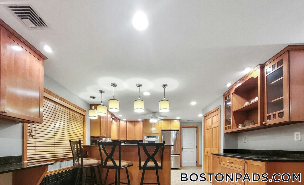 26 Gladstone St in Everett, MA - Building Photo