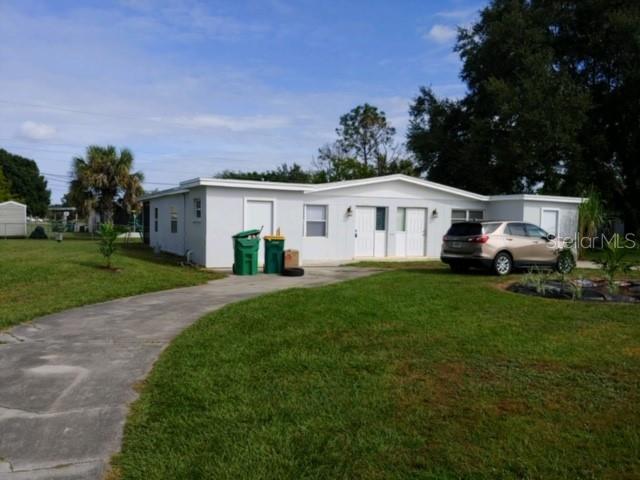 27276 Sunnybrook Rd in Punta Gorda, FL - Foto de edificio