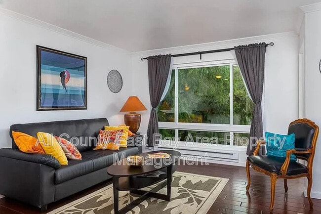 5 Admiral Dr in Emeryville, CA - Building Photo - Building Photo