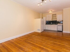 31 Westbourne Ter, Unit 2A in Brookline, MA - Foto de edificio - Building Photo