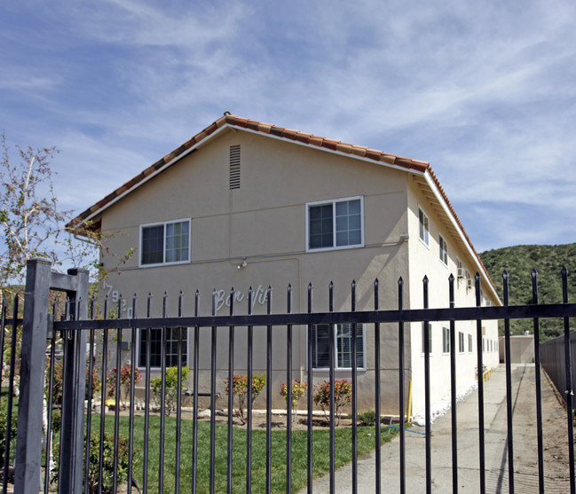 17920 Sierra Hwy in Santa Clarita, CA - Building Photo - Building Photo