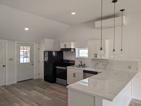 22 Renos Blf, Unit A in West Bath, ME - Building Photo - Building Photo