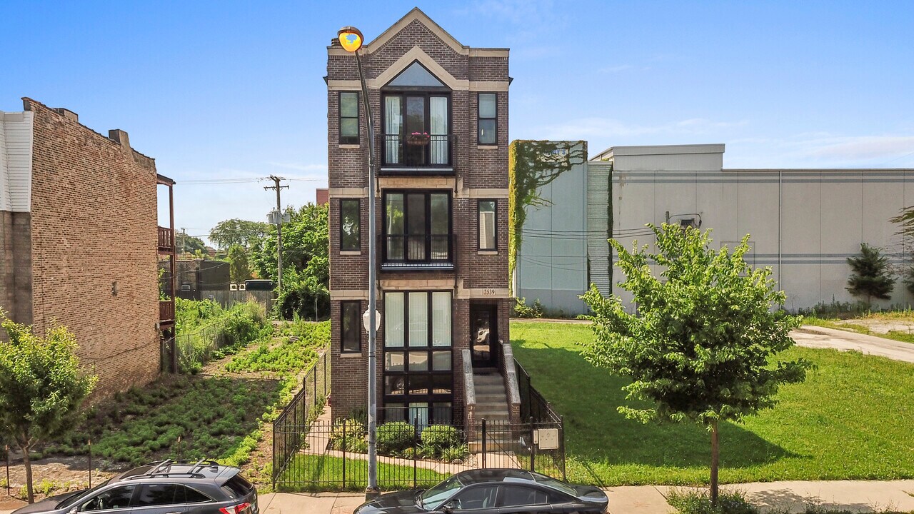 2539 W Warren Blvd, Unit #2 in Chicago, IL - Foto de edificio