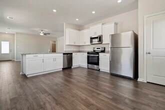 15838 Berry Hl Dr in Conroe, TX - Building Photo - Building Photo