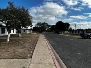 220 S 25th Ave, Unit 220 s 25th Ave Edinburg,TX in Edinburg, TX - Foto de edificio - Building Photo