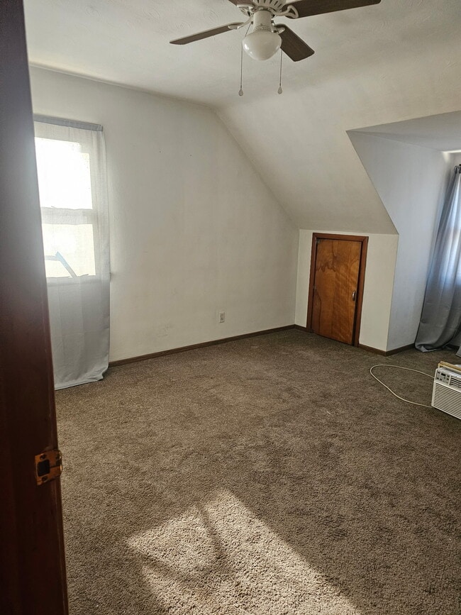 26 Cooper Ave, Unit B in Johnstown, PA - Foto de edificio - Building Photo