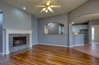 3913 Dunwich Dr in Richardson, TX - Foto de edificio - Building Photo
