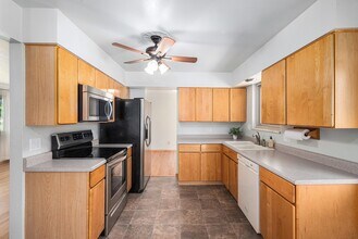 4381 S Estes St in Littleton, CO - Building Photo - Building Photo