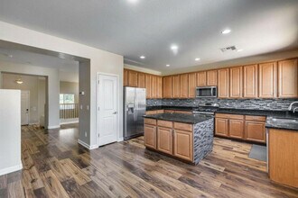 5826 W Plum Rd in Phoenix, AZ - Building Photo - Building Photo