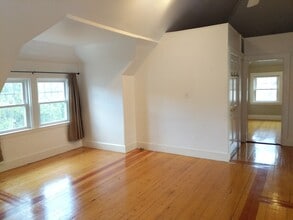 183 Babcock St, Unit A3 in Brookline, MA - Building Photo - Building Photo