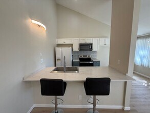 6188 Agee St in San Diego, CA - Foto de edificio - Building Photo