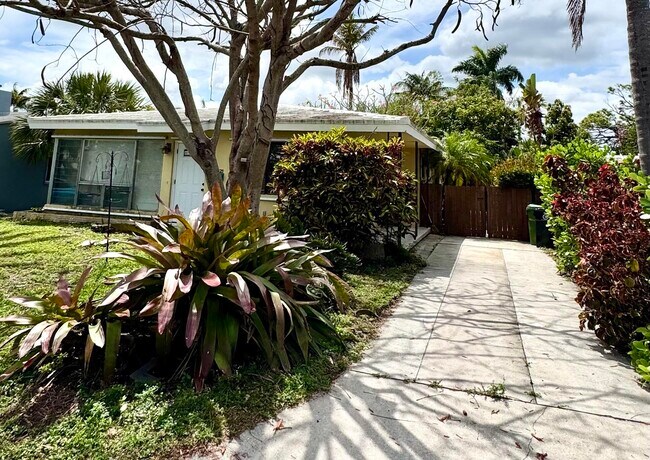 1121 NE 16th Terrace in Fort Lauderdale, FL - Building Photo - Building Photo