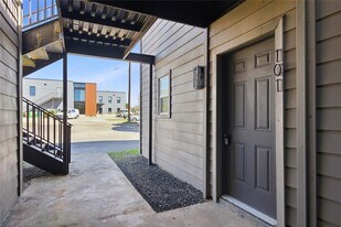2703 Windswept Cove, Unit 101 in Austin, TX - Building Photo