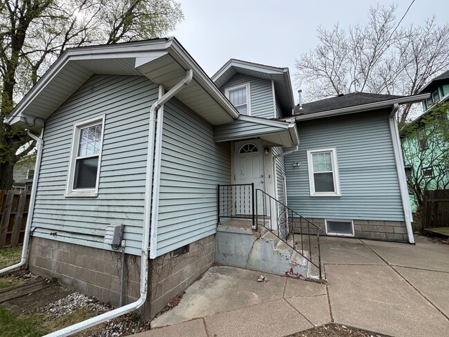 property at 2521 19th Ave