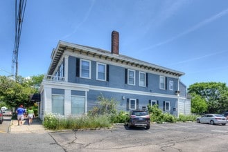 255 Main St in Hyannis, MA - Foto de edificio - Building Photo