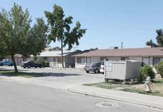 Railroad Apartments in Hanford, CA - Building Photo - Building Photo