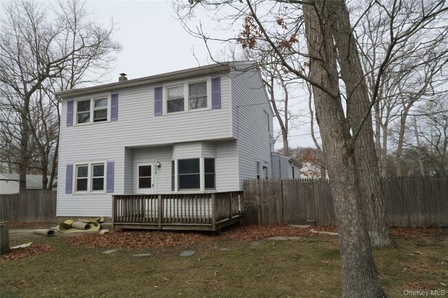173 Aspen Rd in Mastic Beach, NY - Building Photo - Building Photo