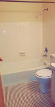 11205 W Bluemound Rd in Wauwatosa, WI - Building Photo - Building Photo