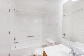 Maplewood Park in Manassas, VA - Foto de edificio - Building Photo