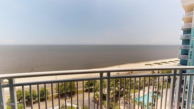 2230 Beach Dr, Unit 1106 in Gulfport, MS - Building Photo - Building Photo