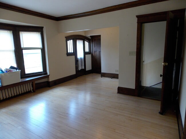 3408 N Downer Ave, Unit 2nd Floor in Milwaukee, WI - Building Photo - Building Photo