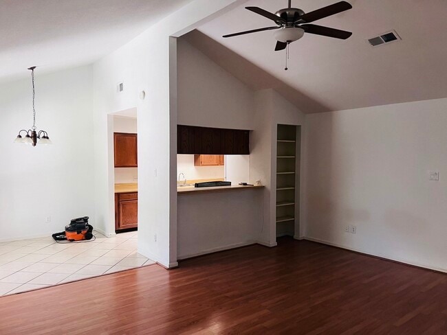 3823 Windmill St in Sugar Land, TX - Building Photo - Building Photo