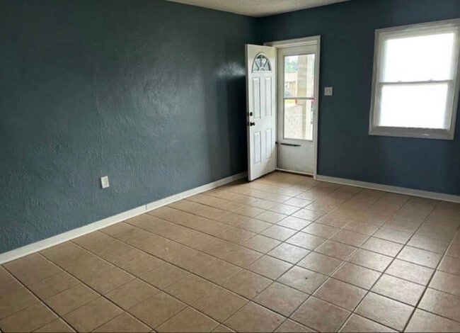 302 W Wood St in Spartanburg, SC - Foto de edificio - Building Photo