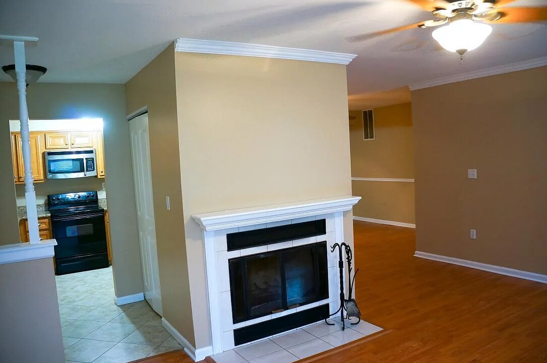 1406 Wellington Pl, Unit 1406 in Matawan, NJ - Building Photo