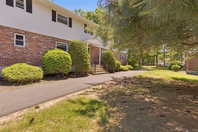 476 Oak Ave in Cheshire, CT - Building Photo - Building Photo