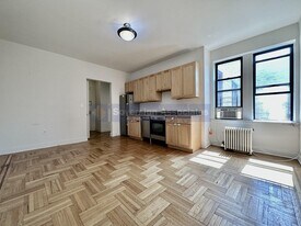 660 Fort Washington Ave, Unit 6C in New York, NY - Building Photo