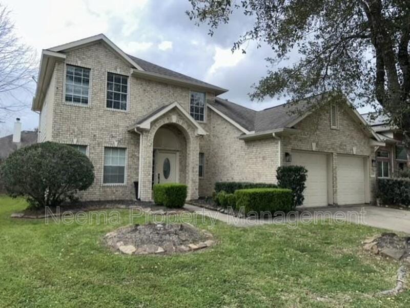 3230 Vanity Dr in Pearland, TX - Foto de edificio