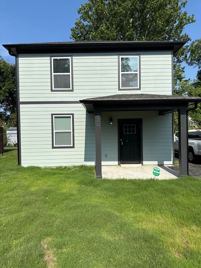 property at 729 N Dunlap St