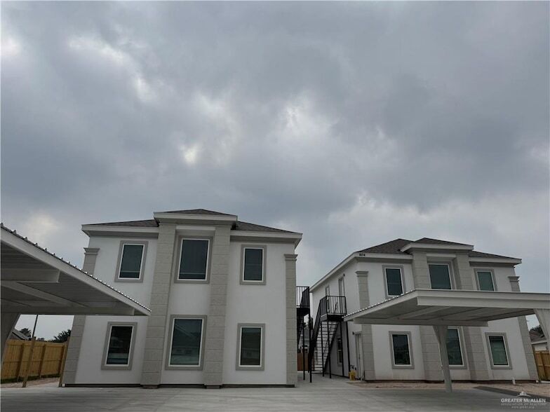 1604 2nd St, Unit 2 in Edinburg, TX - Building Photo