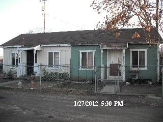 1338 Rhode Island Ave in Stockton, CA - Foto de edificio