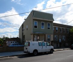 51 Clover St in Newark, NJ - Building Photo