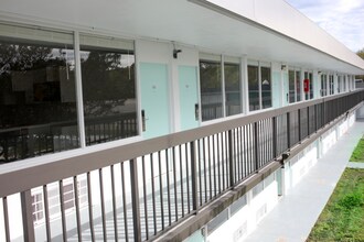 29106 Lankford Hwy-Unit -1 in Cape Charles, VA - Building Photo - Building Photo