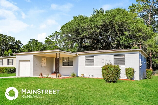 property at 5805 Norde Dr E
