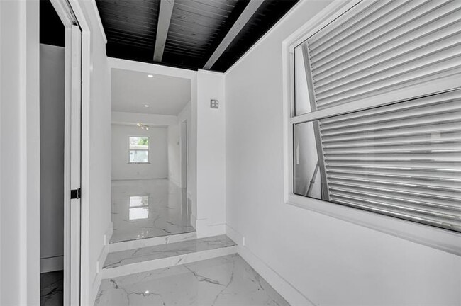 2421 Garfield St in Hollywood, FL - Building Photo - Building Photo