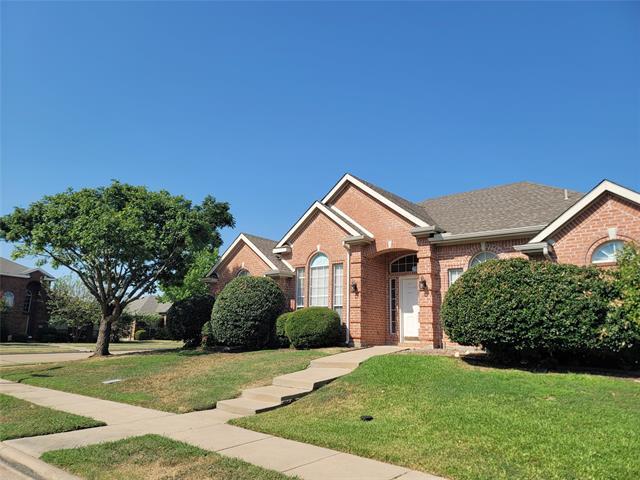3736 Pinetree Dr