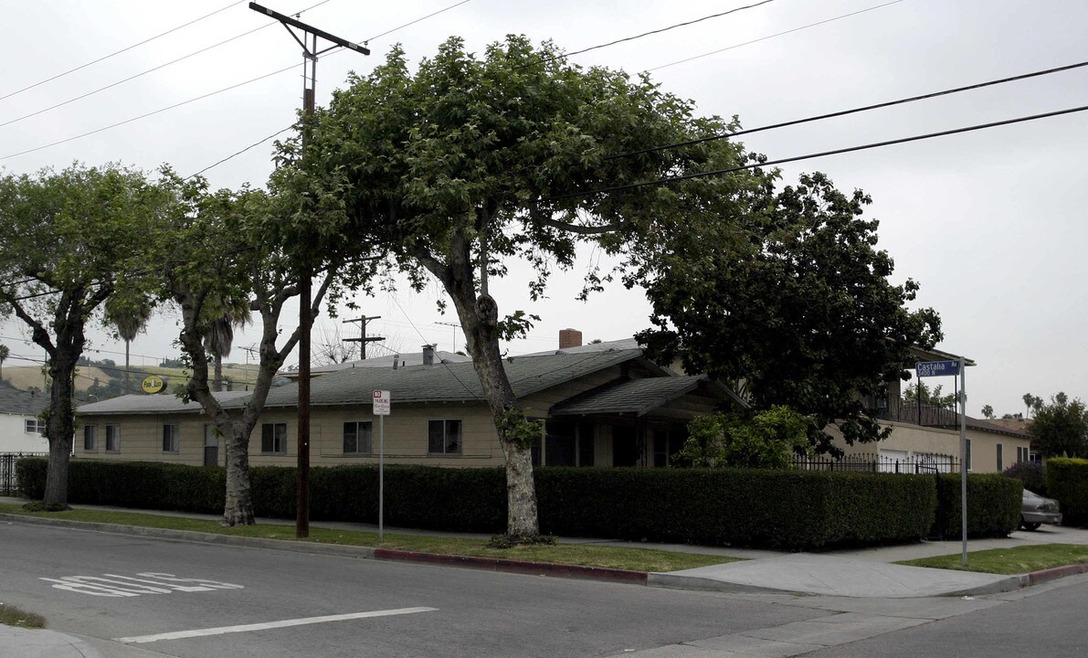 4901-4907 Axtell St in Los Angeles, CA - Building Photo