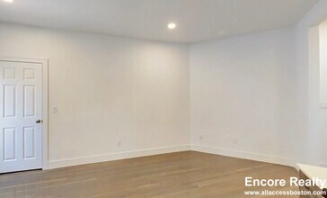 11 Queensberry St in Boston, MA - Building Photo - Building Photo